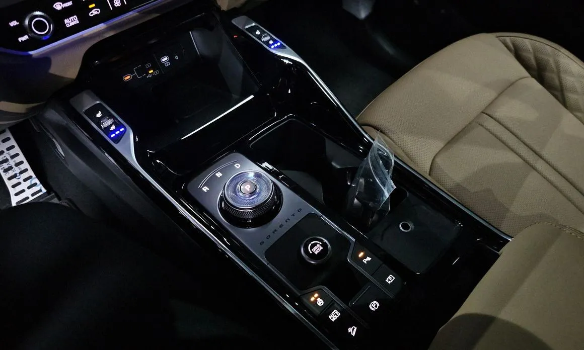 Kia Sorento — фото 9