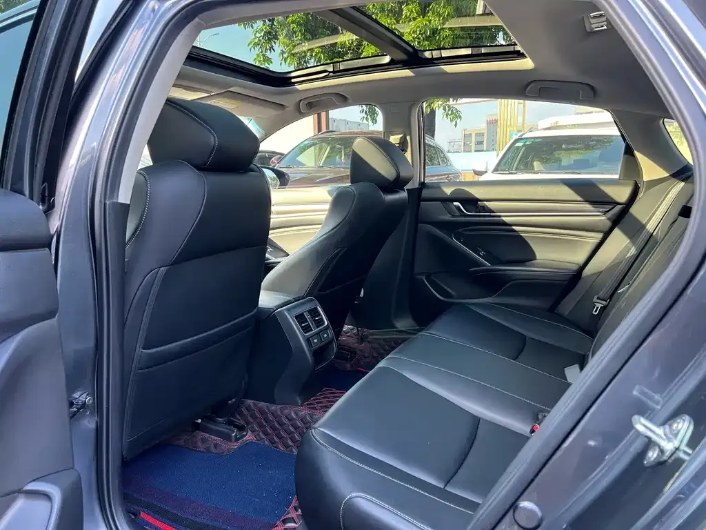 Honda Accord — фото 6