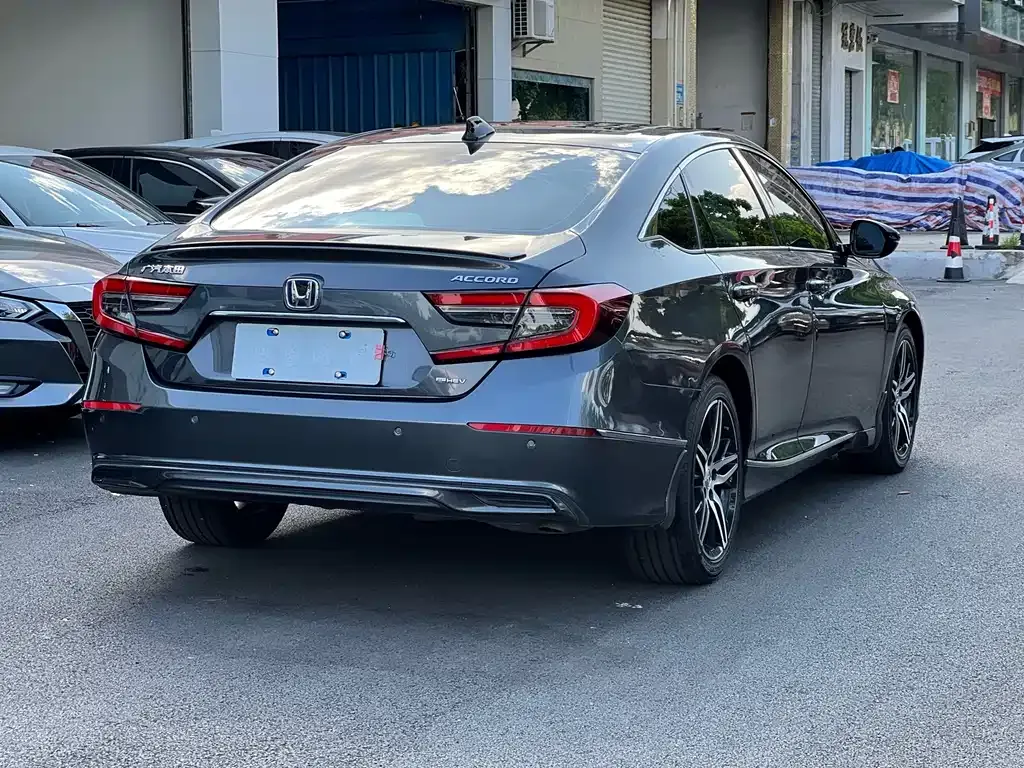 Honda Accord — фото 7