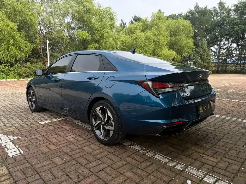 Hyundai Elantra — фото 9