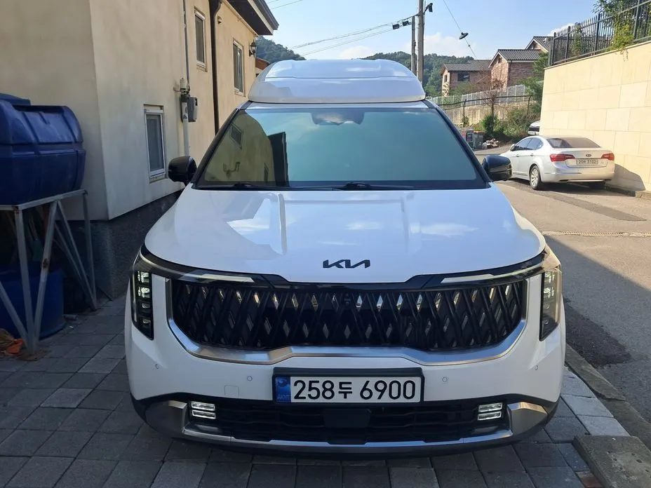 Kia Carnival — фото 1