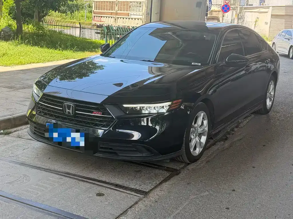 Honda Accord — фото 1