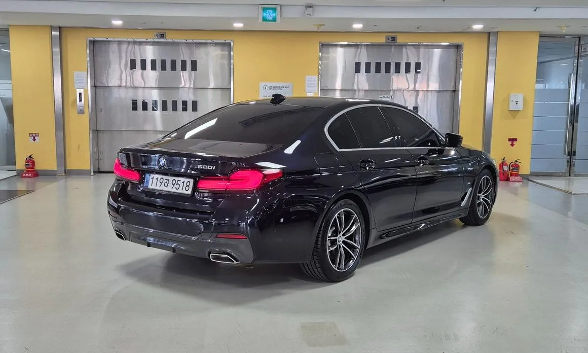 BMW 5-Series 2022 из KR, фото 10