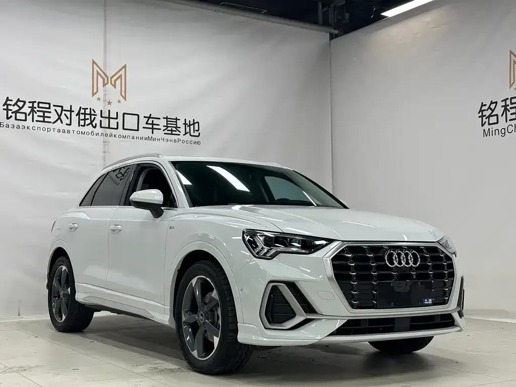 Audi Q3 — фото 10