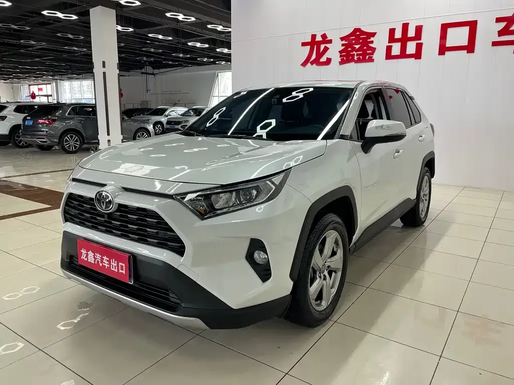 Toyota RAV4 — фото 9
