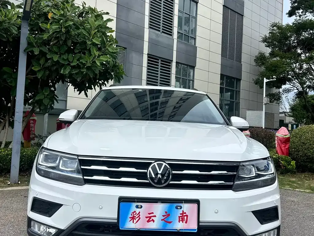 Volkswagen Tiguan L — фото 5