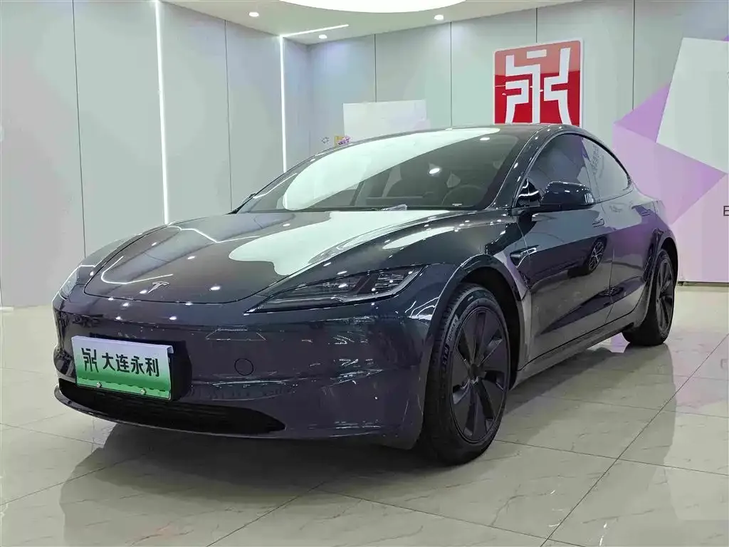 Tesla Model 3 — фото 1