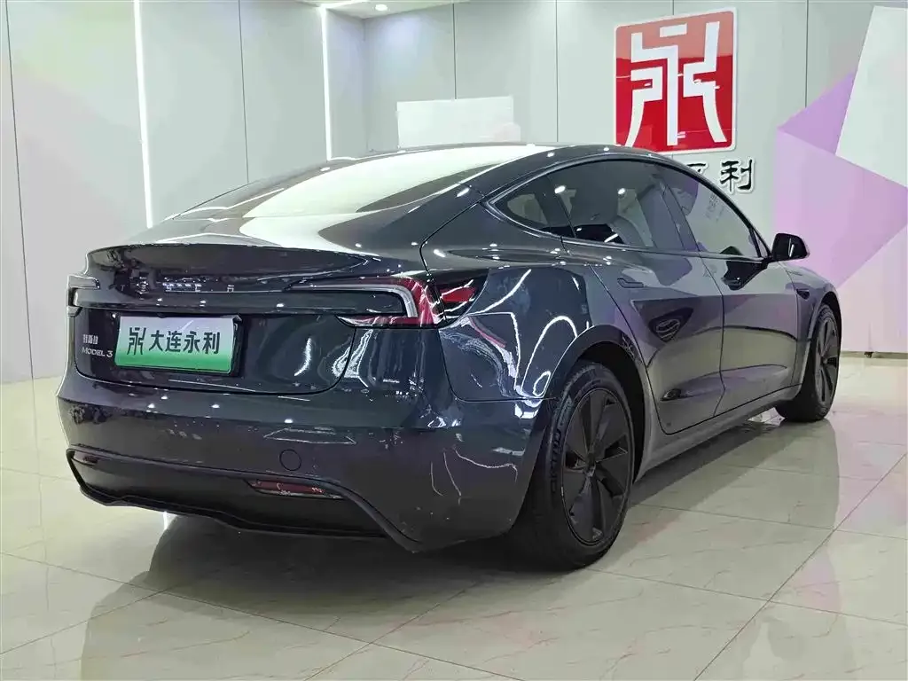 Tesla Model 3 — фото 10