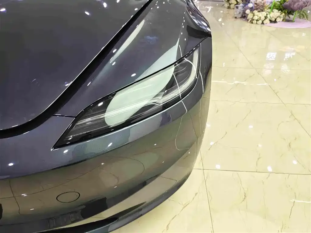 Tesla Model 3 — фото 6