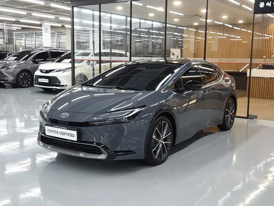 Toyota Prius — фото 1
