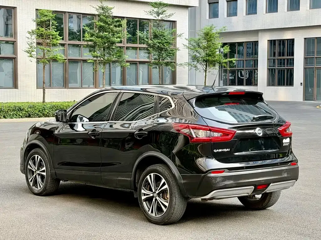 Nissan Qashqai — фото 8