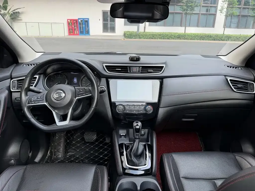 Nissan Qashqai — фото 10