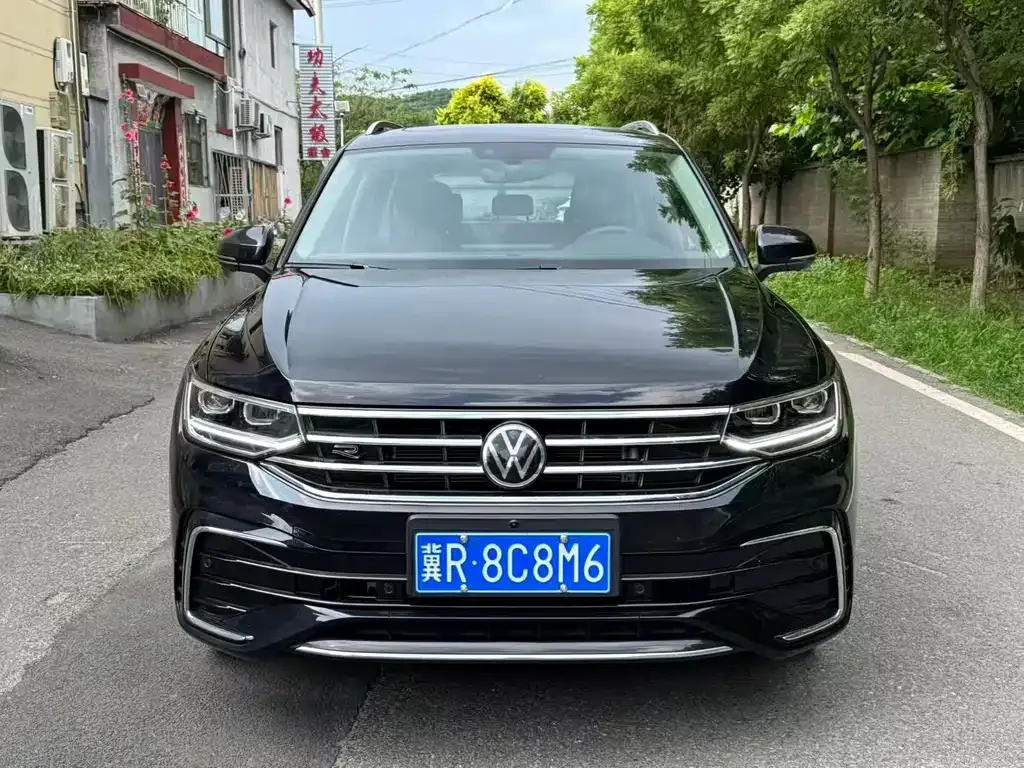 Volkswagen Tiguan L — фото 4