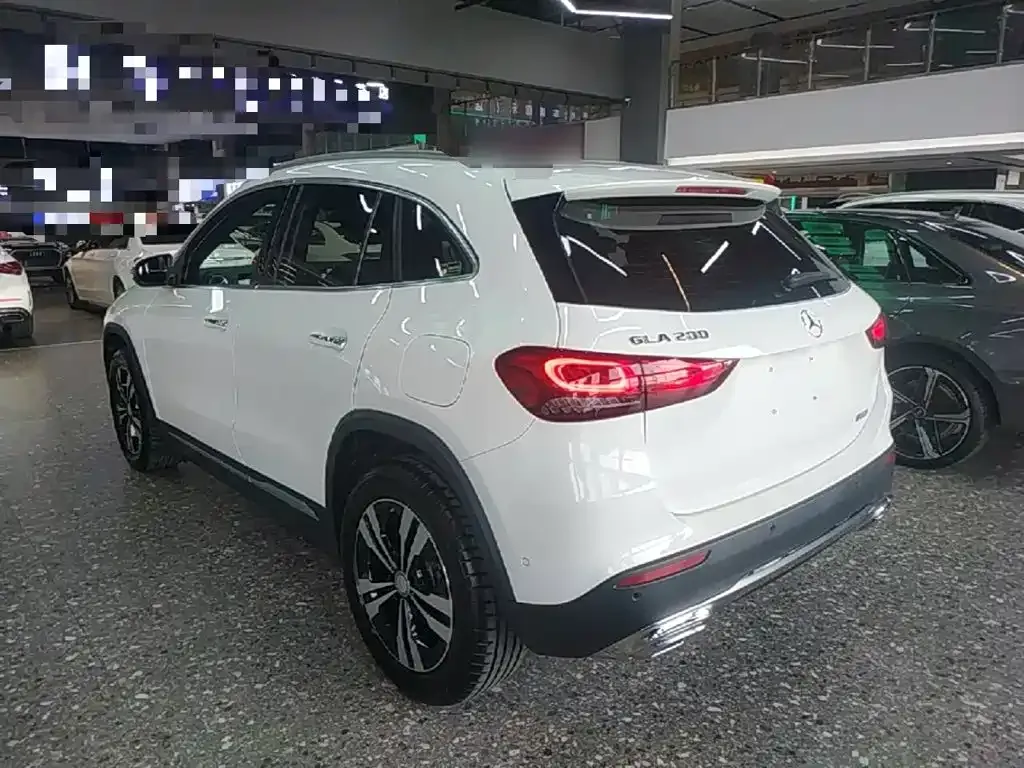 Mercedes-Benz GLA — фото 6