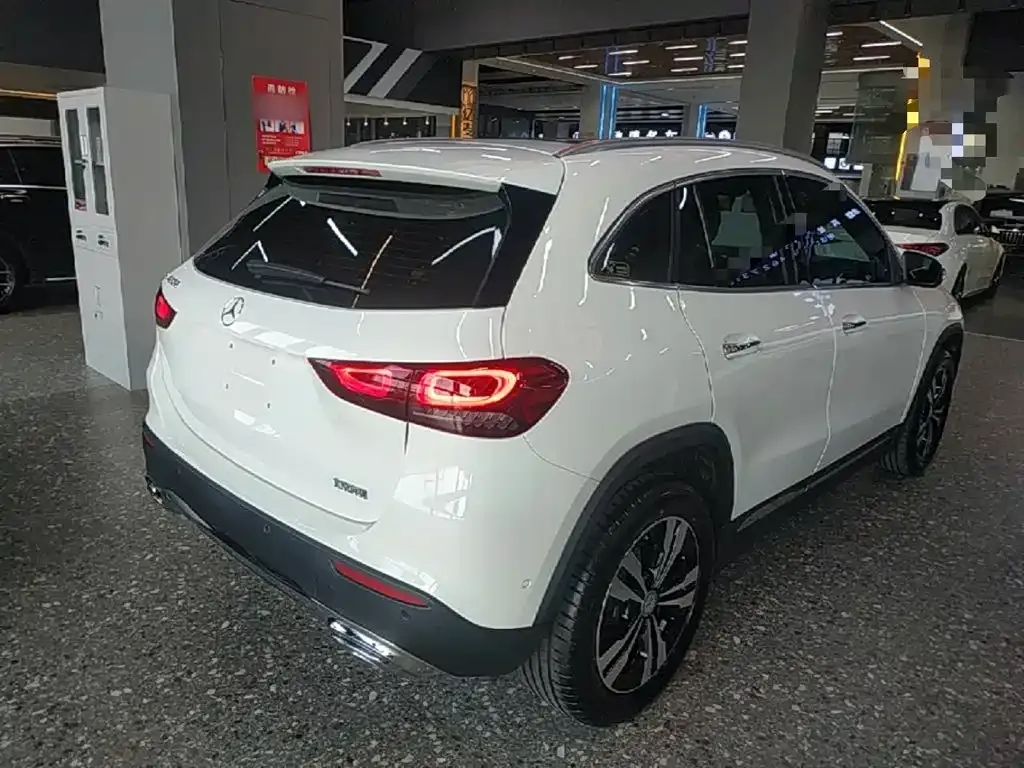 Mercedes-Benz GLA — фото 9
