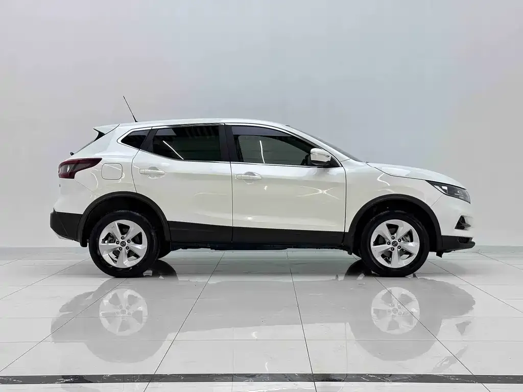 Nissan Qashqai — фото 8