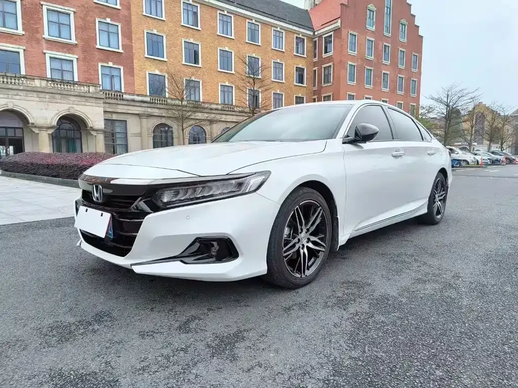 Honda Accord — фото 1