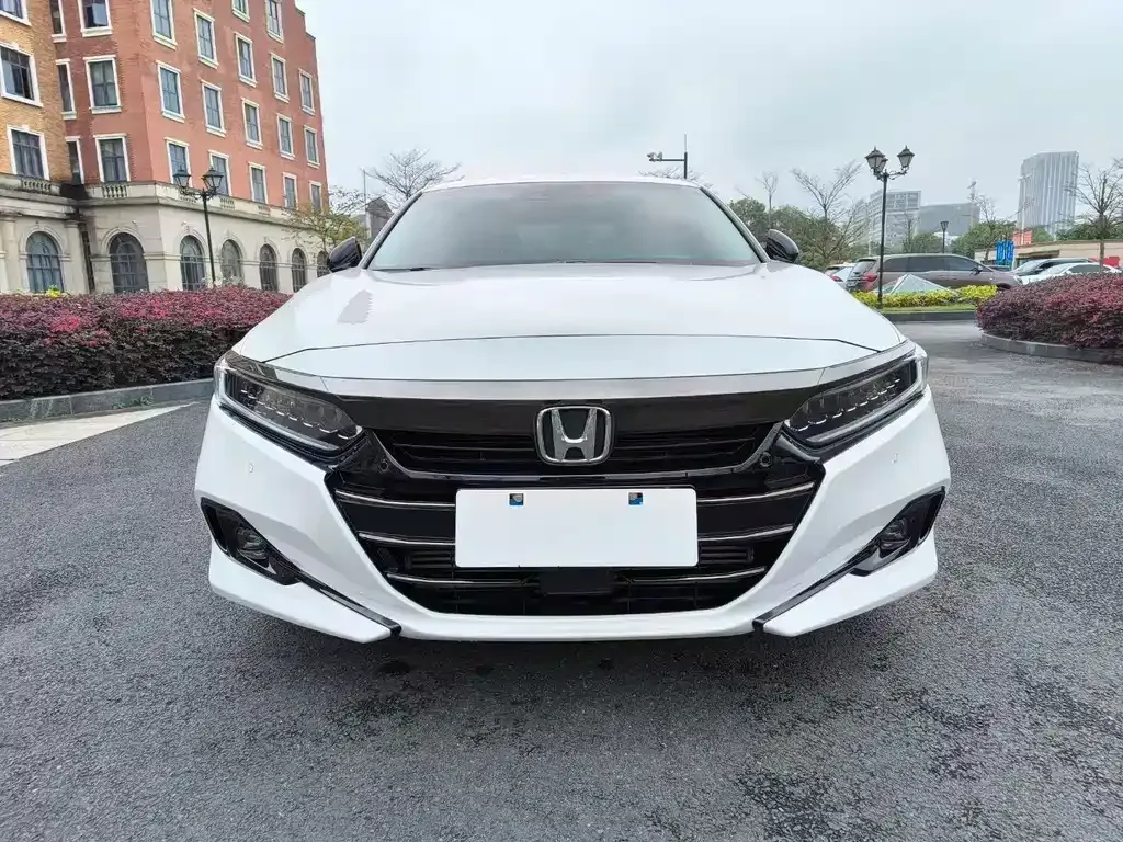 Honda Accord — фото 9