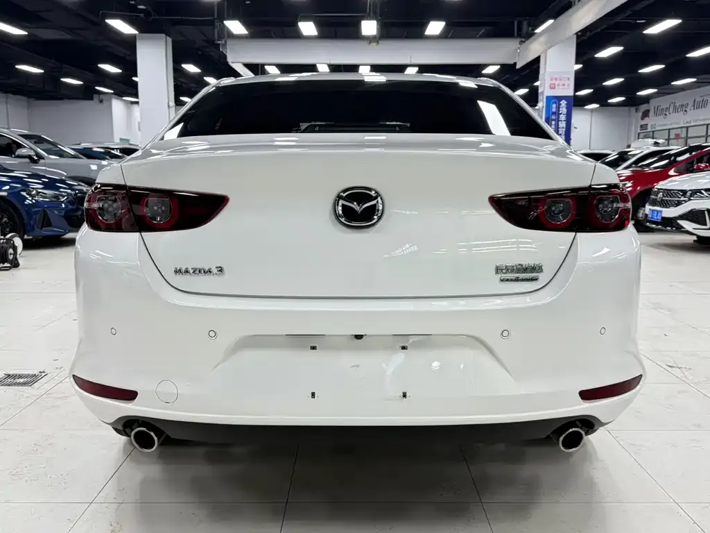 Mazda 3 Axela — фото 10
