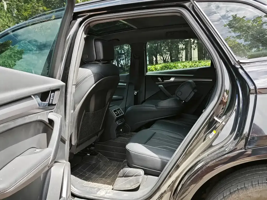 Audi Q5L 2024 из CN, фото 2