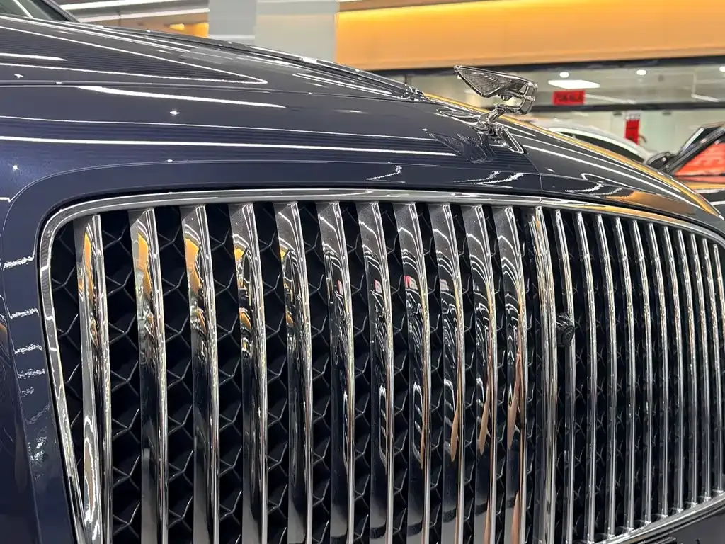 Bentley Flying Spur — фото 6