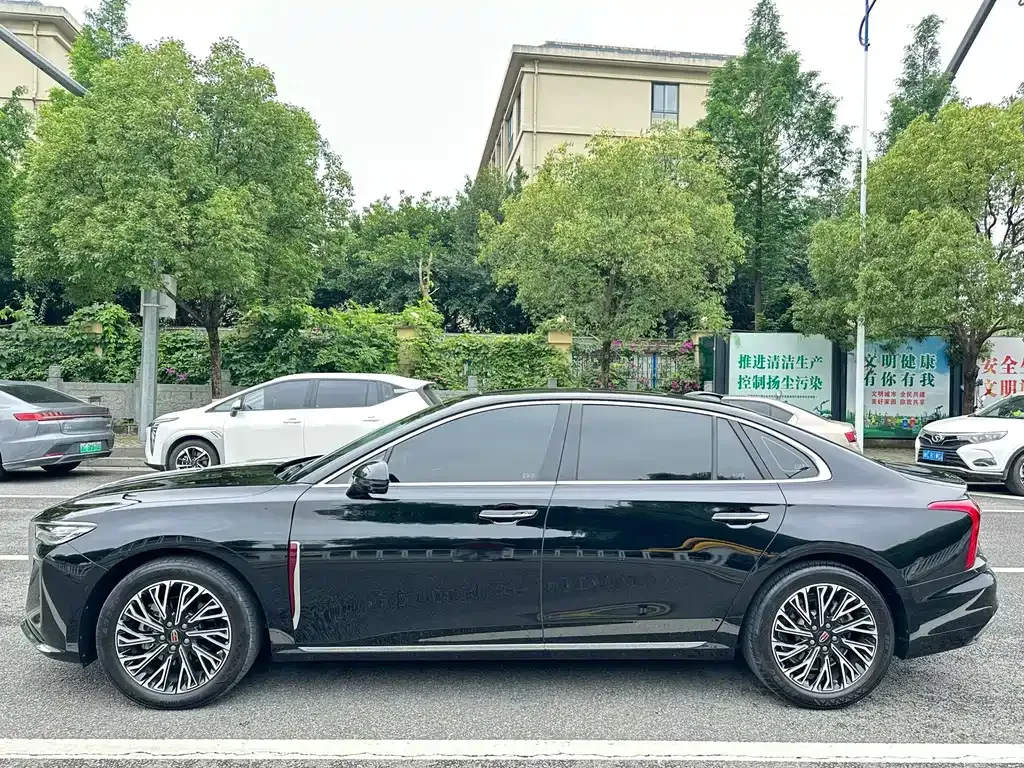 Hongqi H5 — фото 9