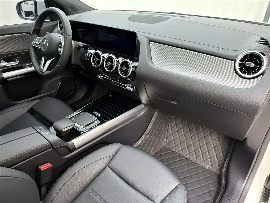 Mercedes-Benz GLA — фото 9