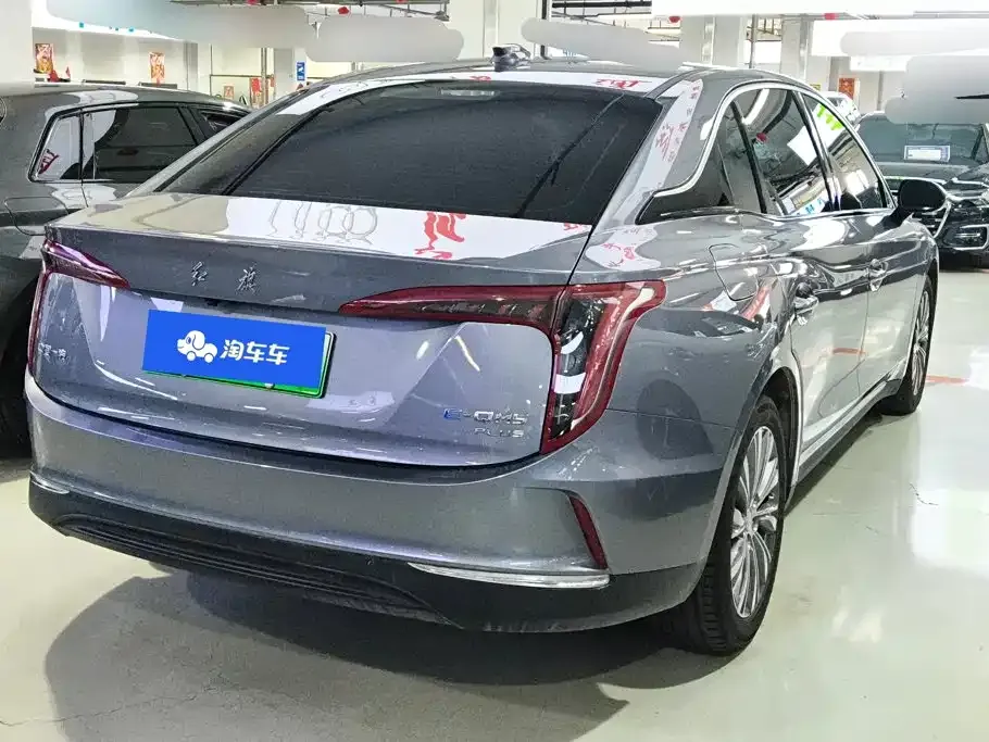 Hongqi E-QM5 — фото 2
