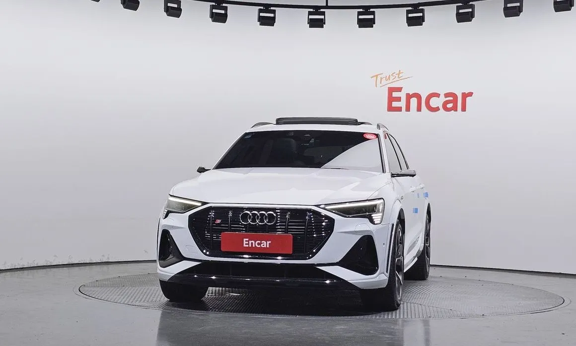 Audi e-tron — фото 3