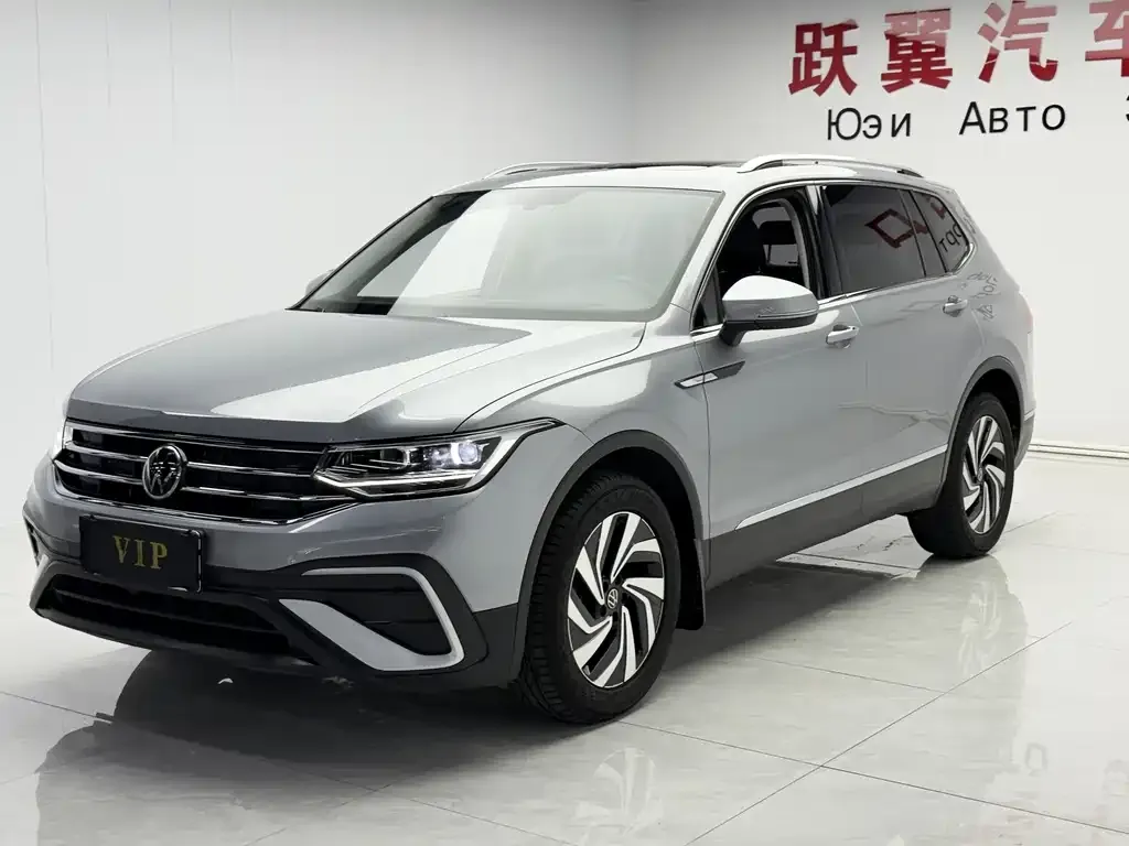 Volkswagen Tiguan L — фото 1