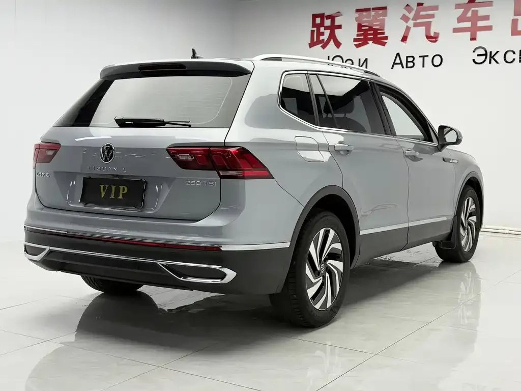 Volkswagen Tiguan L — фото 9
