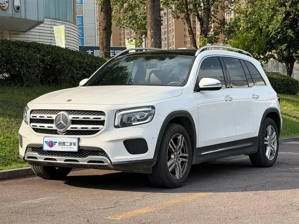 Mercedes-Benz GLB — фото 1