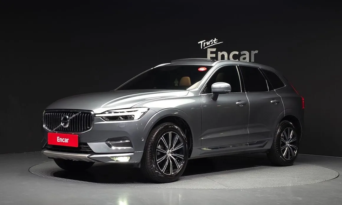 Volvo XC60 — фото 1