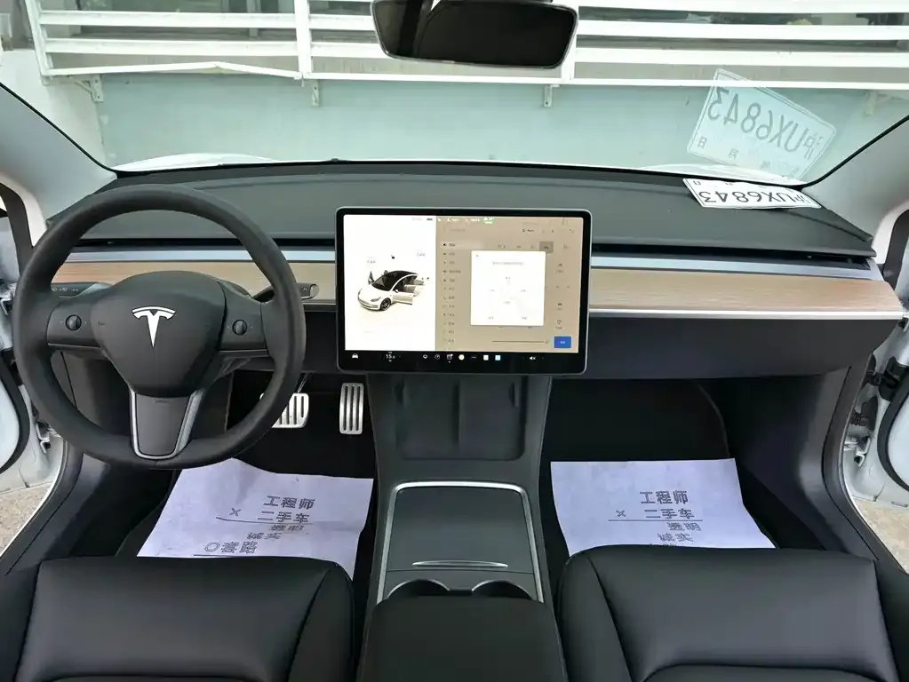 Tesla Model 3 — фото 3
