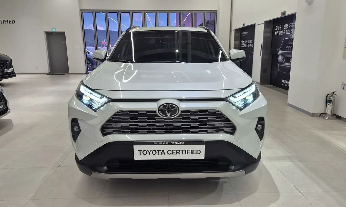Toyota RAV4 — фото 4