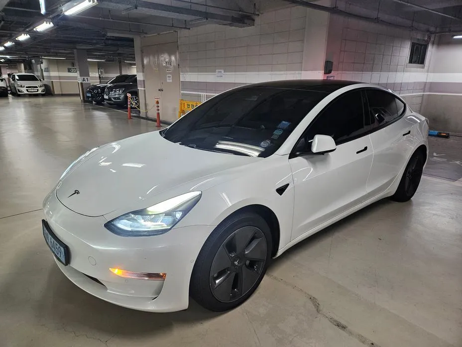 Tesla Model 3 — фото 10