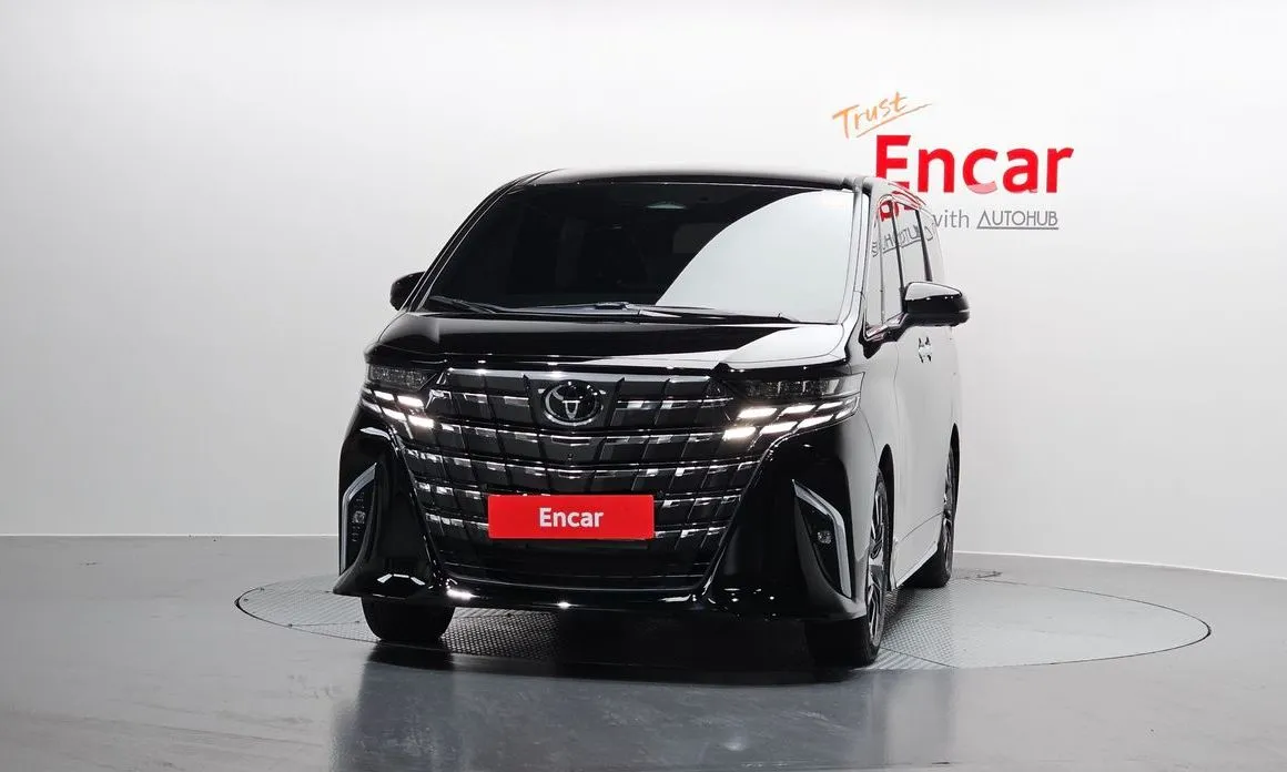 Toyota Alphard — фото 2