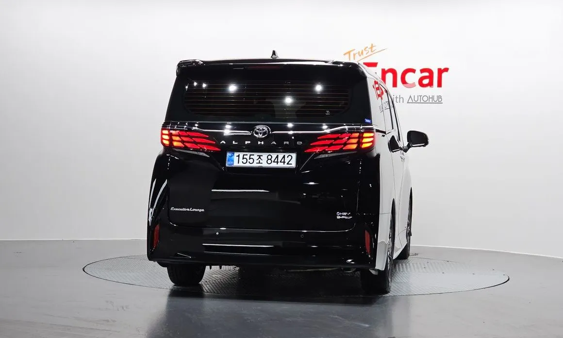 Toyota Alphard — фото 4