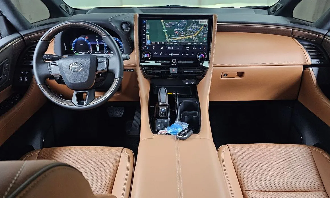 Toyota Alphard — фото 8