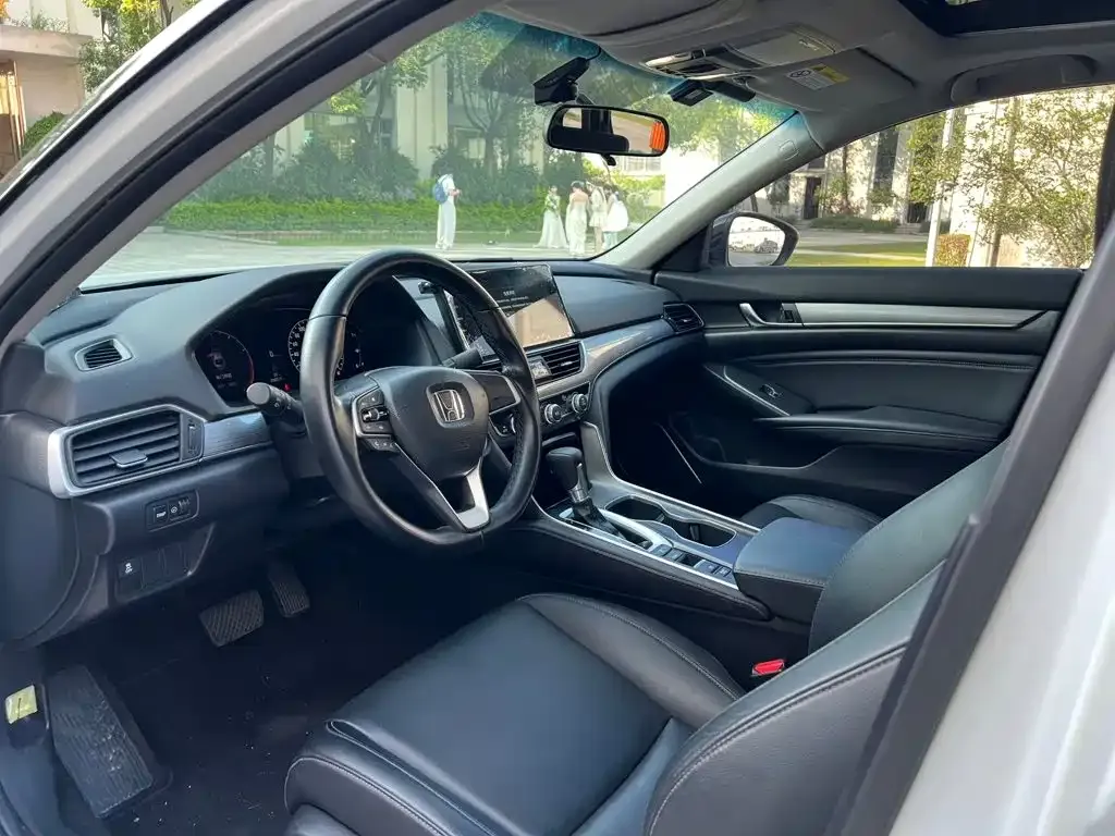 Honda Accord — фото 6