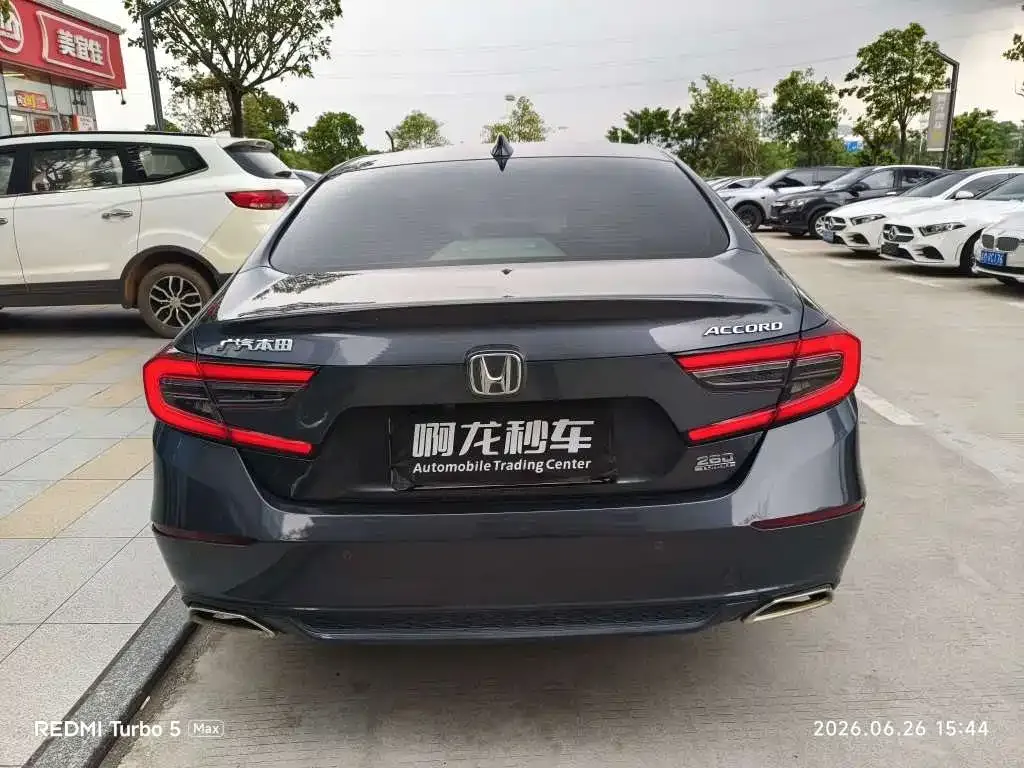 Honda Accord — фото 7