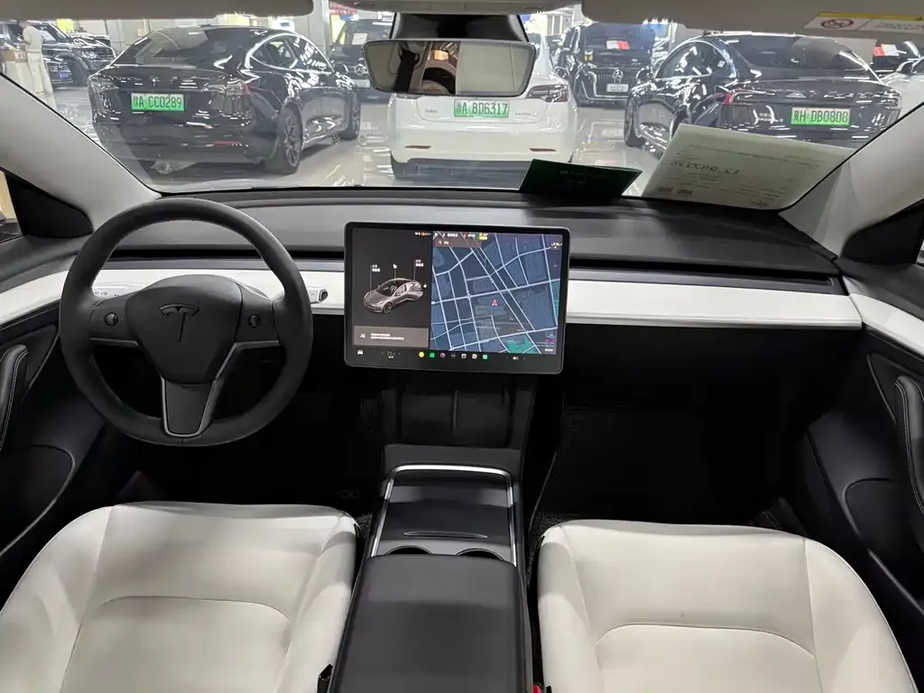 Tesla Model 3 — фото 6