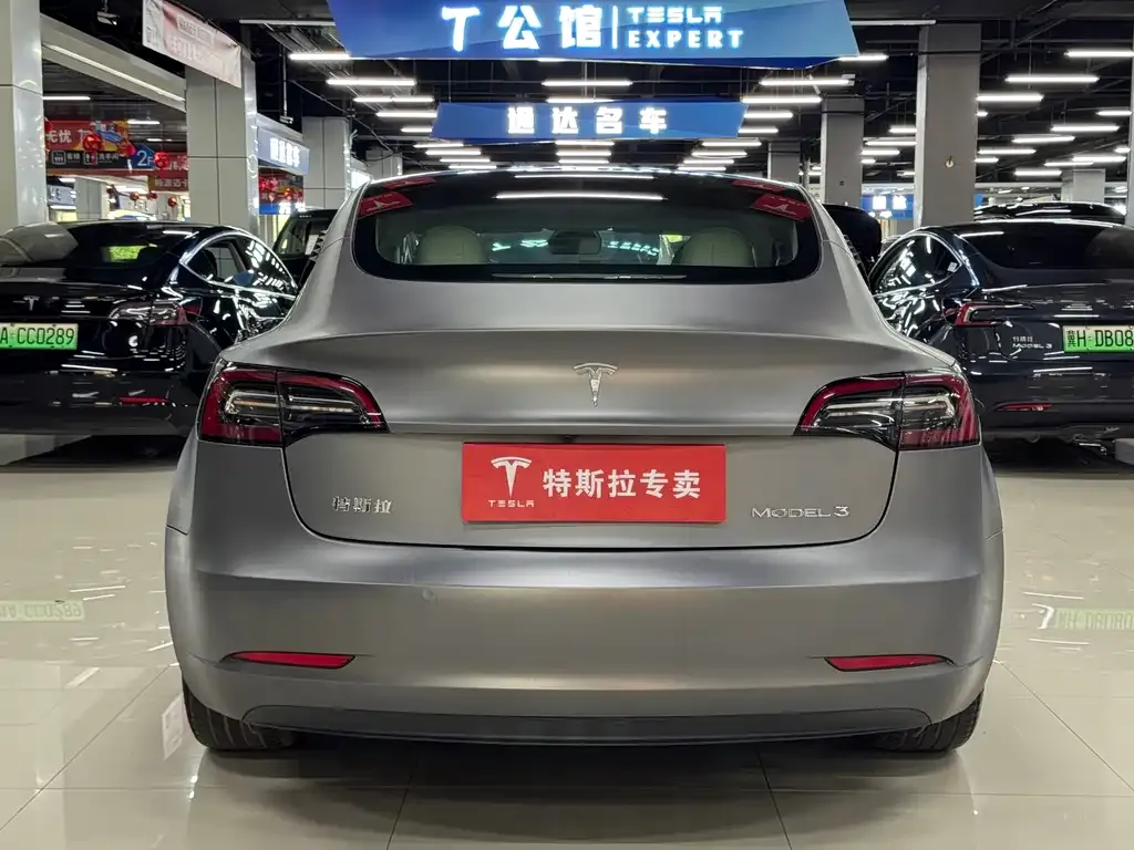 Tesla Model 3 — фото 3