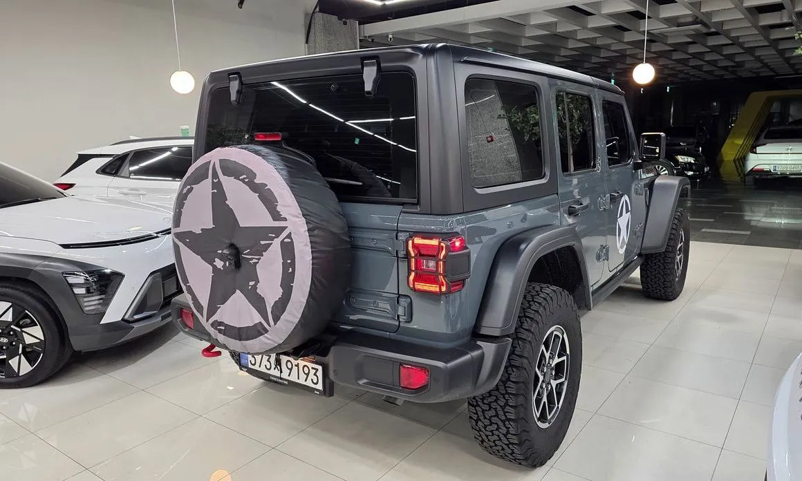 Jeep Wrangler — фото 10