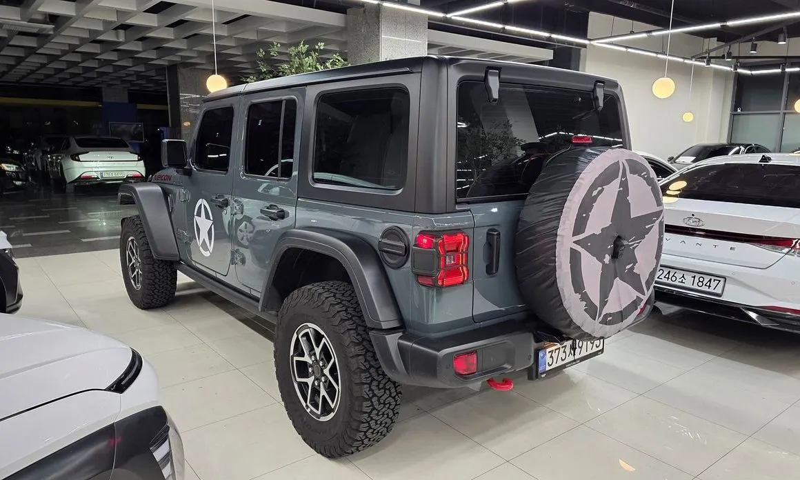 Jeep Wrangler — фото 7