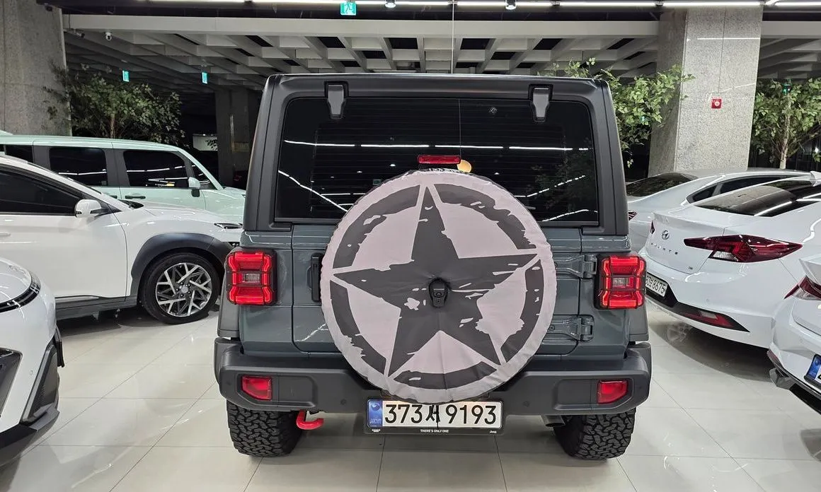 Jeep Wrangler — фото 9