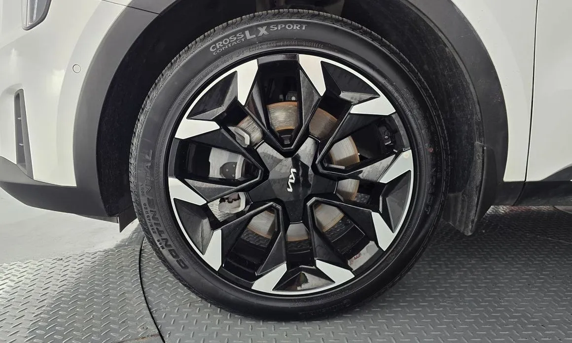 Kia Sorento — фото 9