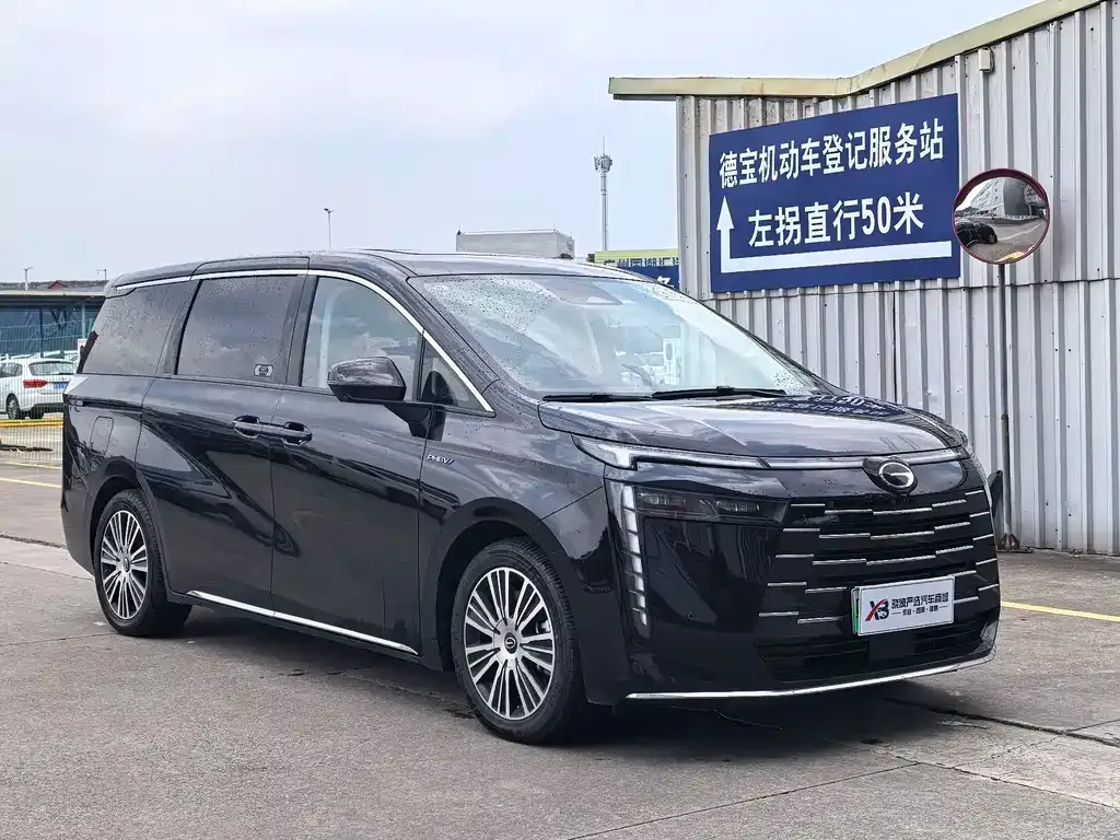 GAC Motor 传祺E8 PHEV — фото 3