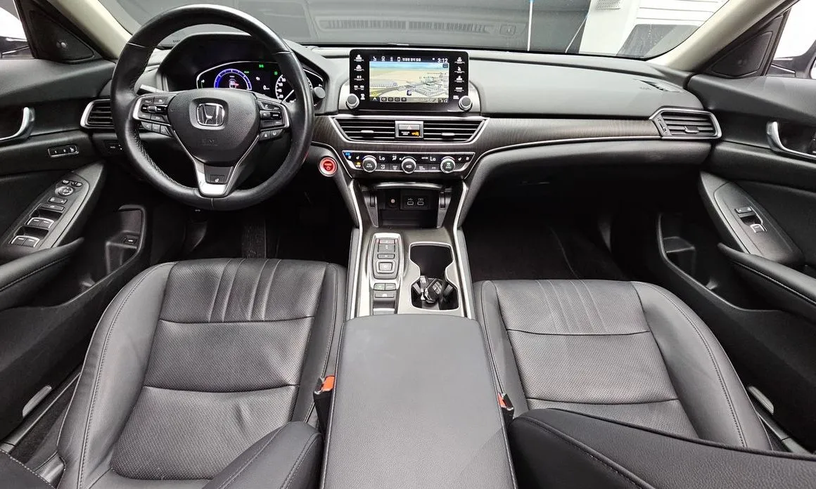 Honda Accord — фото 10