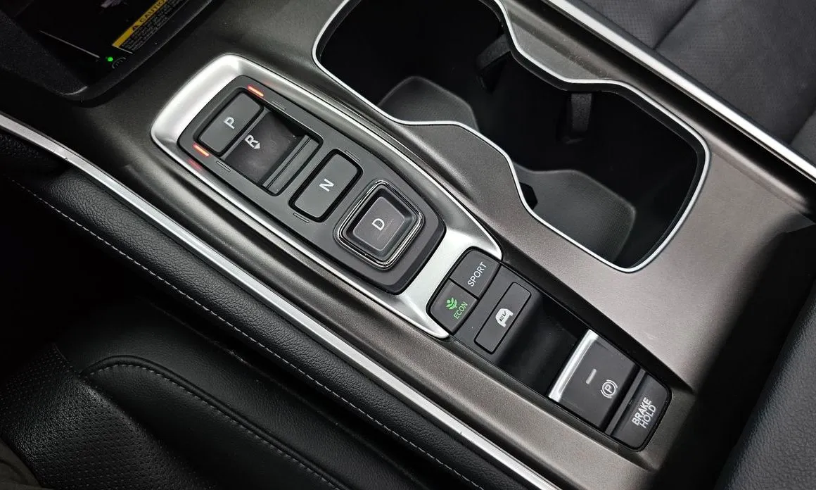 Honda Accord — фото 4